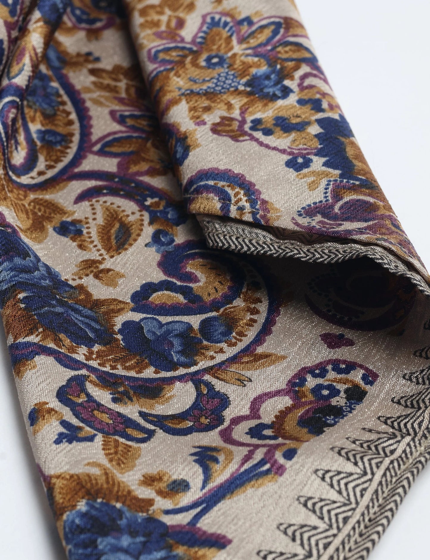 Neck scarf silk Iwasasari