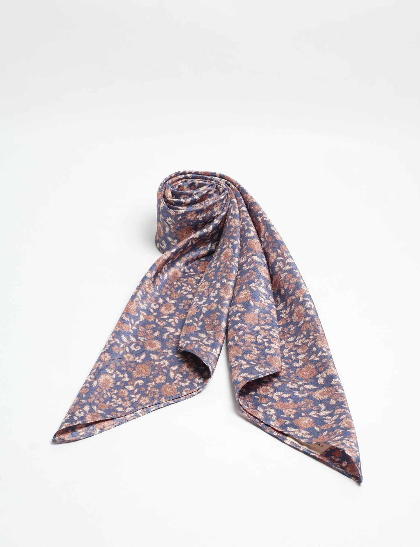 Neck scarf silk Iwasasari