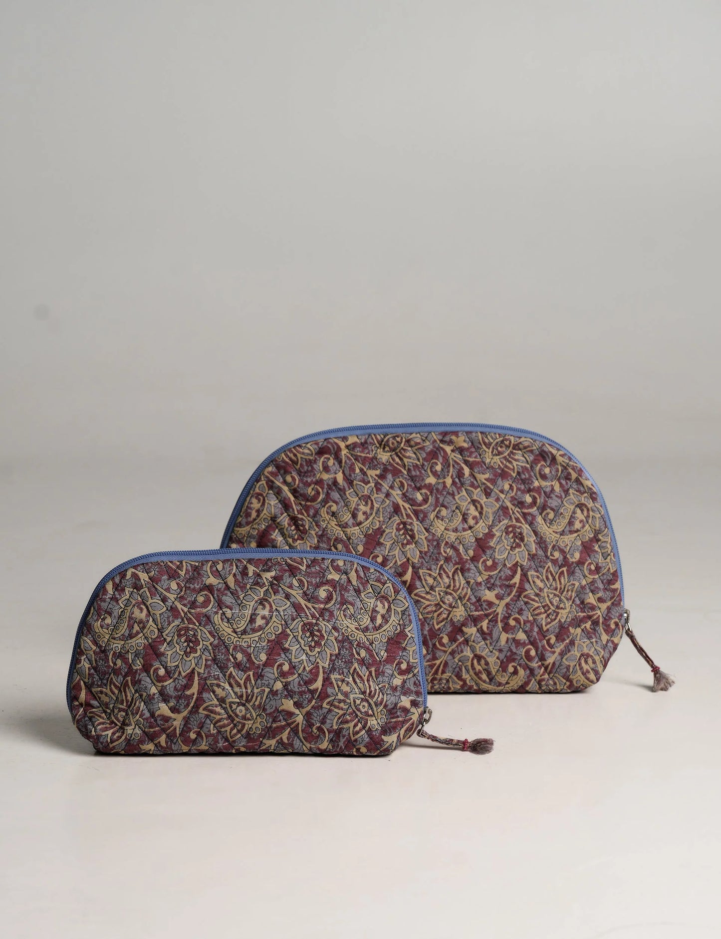 Vanity pouch set (2) silke Iwasasari
