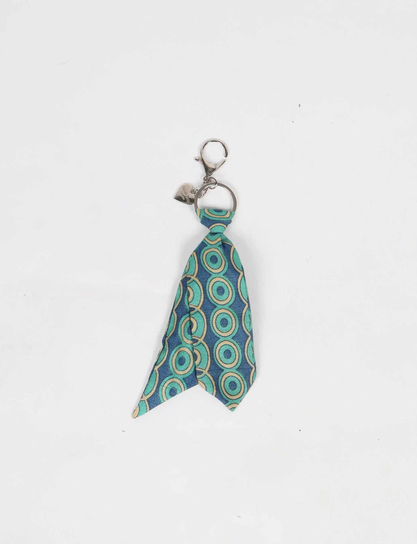 Tie keychain silke Iwasasari