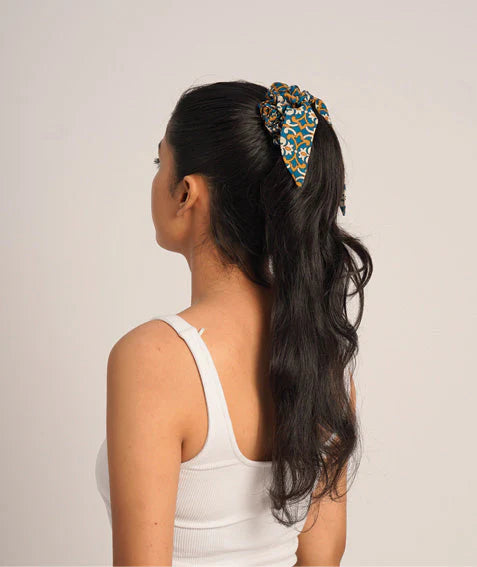 Bow Scrunchy silke Iwasasari