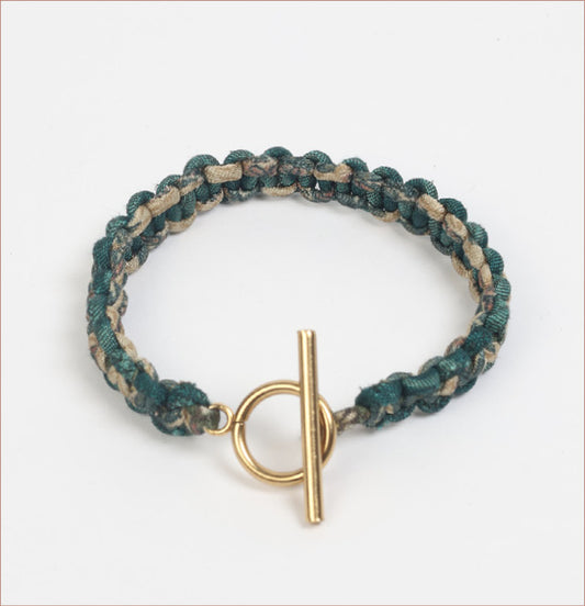 Macrame bracelet