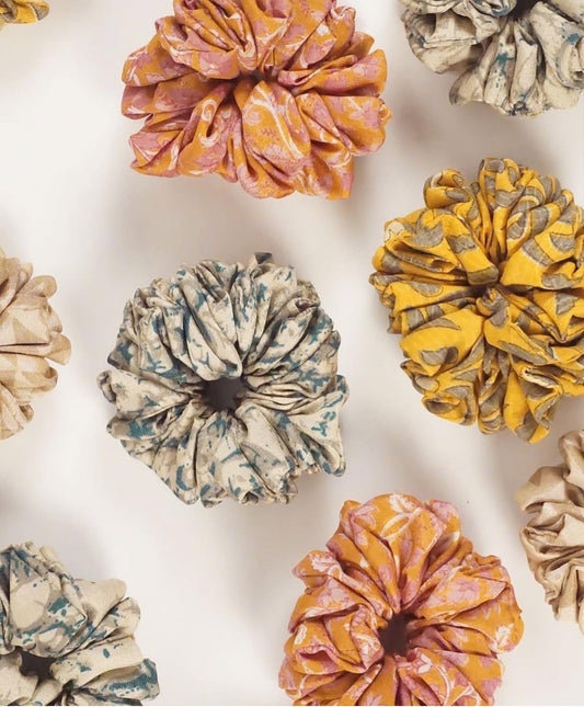 Scrunchy, silke Iwasasari